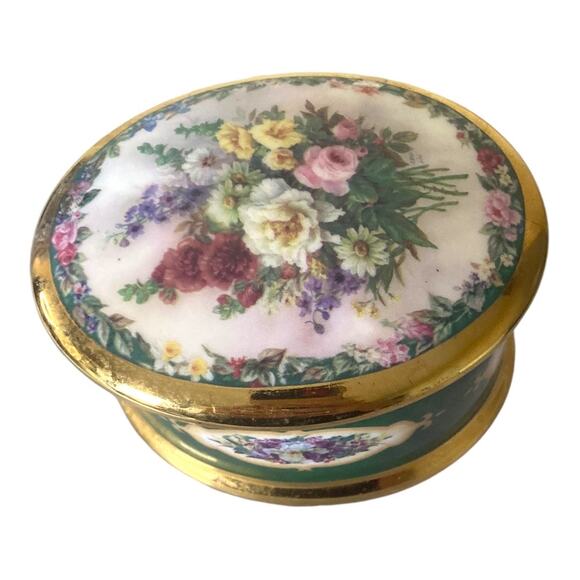 Vintage Porcelein Music Box by Lena Liu Cherished 2" tall x 4" wide - Picture 11 of 14